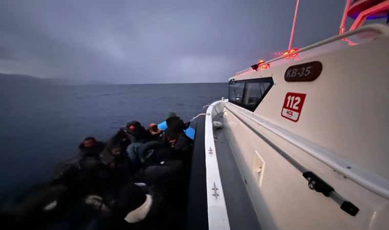 Datça açık­la­rın­da 13 dü­zen­siz Göç­men kur­ta­rıl­dı