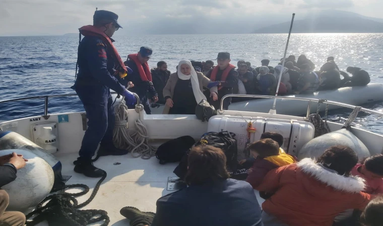 DATÇA AÇIKLARINDA 93 DÜZENSİZ GÖÇMEN KURTARILDI