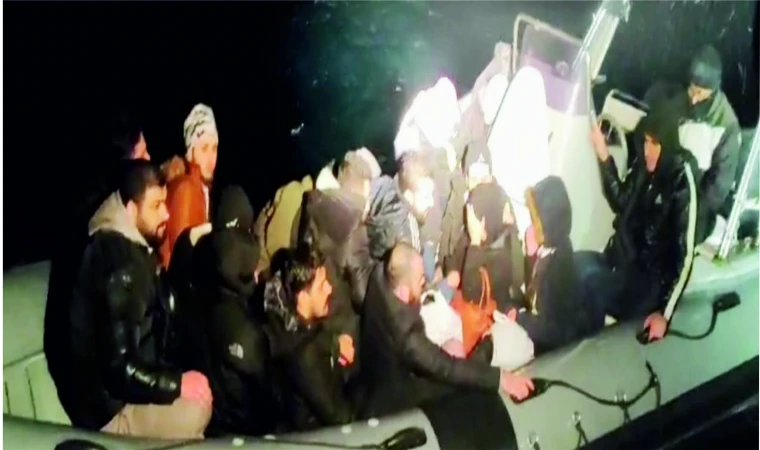 Hareket halindeki 20 düzensiz göçmen yakalandı