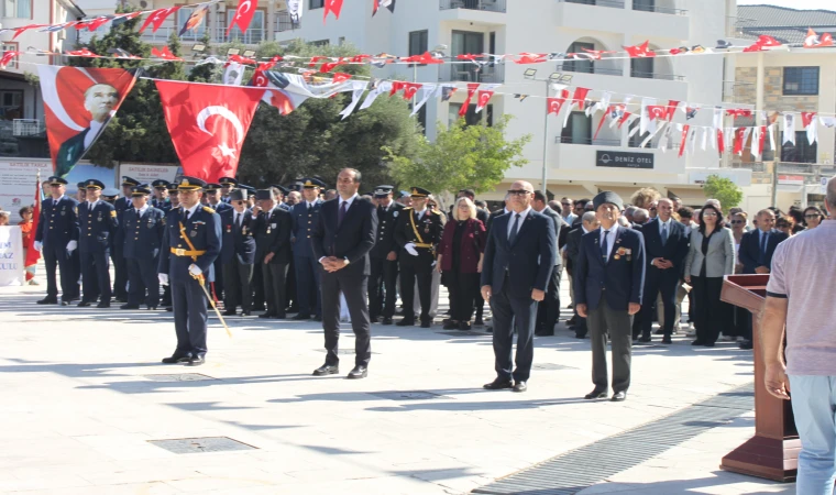 CUMHURİYETİMİZİN 102. YILI İÇİN ÇELENK SUNMA TÖRENİ DÜZENLENDİ