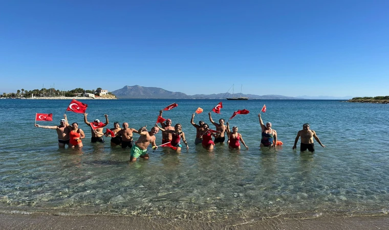 DATÇA'DA CUMHURİYET 102 YAŞINDA: 1923 METRELİK KULAÇLARLA DENİZDEN SELAM!