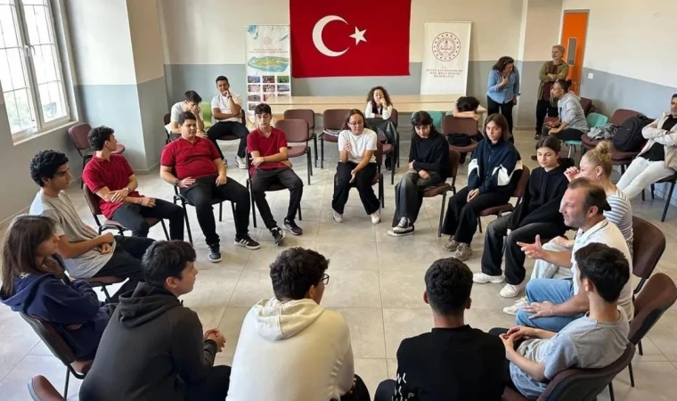 KABAKLARLI’DA SAHNE GENÇLERİN: GENÇ AR-GE PROJESİYLE YETENEKLER IŞIKTA