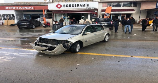 KONTROLDEN ÇIKAN OTOMOBİL, ELEKTRİK DİREĞİNE ÇARPARAK DURABİLDİ