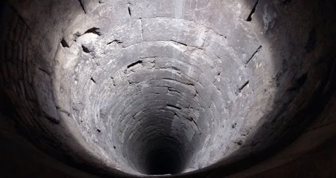 MESUDİYE MAHALLESİNDE KUYU SA­TI­ŞA ÇI­KA­RIL­DI