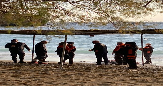 SAHİLİNE VURAN ERKEK CESEDİNİN, YUNAN ASKERİNİN ÖLÜME İTTİĞİ SIĞINMACIYA AİT OLDUĞU BELİRLENDİ