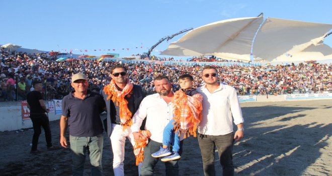 TÜRKİYE'NİN EN KÜÇÜK GÜREŞ AĞASI ATEŞ USLU ULA ARENASININDA AĞA'SI OLDU