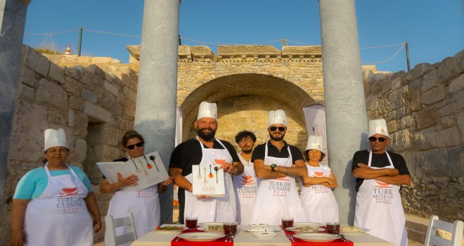  "ASIR­LIK TARİFLER­LE TÜRK MUT­FA­ĞI" HAF­TA­SI'' SONA ERDİ