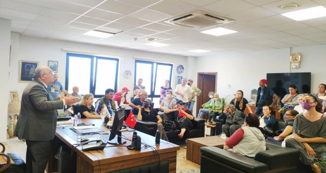 '' BAŞ­KAN, SENDE KAÇAK YAPI YAP­TIN! ÖNCE KENDİ KA­ÇA­ĞI­NI YIK, SONRA Bİ­ZİM­Kİ­Nİ'’