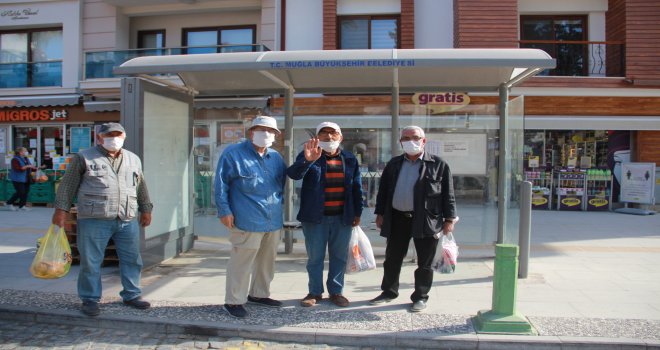  İŞLEK CADDE VE DU­RAK­LA­RDA SİGARA İÇME YA­SA­ĞI GETİRİLDİ