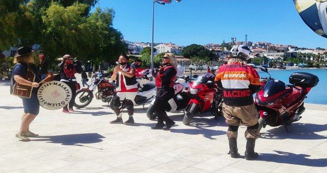  MOTOSİKLET TUTKUNLARI 19 MAYIS'I KUTLADI