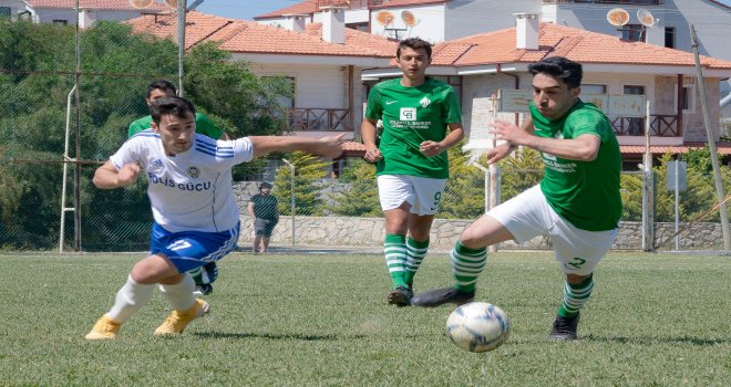 19 MAYIS ATATÜRK KUPASI ERGÜN KARA FUTBOL TURNUVASININ ALTINCI MAÇI YAPILDI