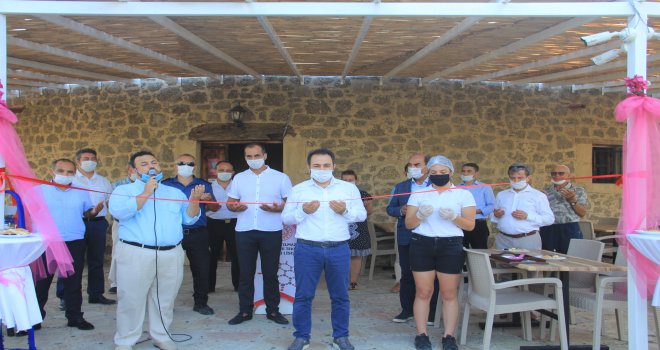 200 YIL­LIK TARİHİ YEL DEĞİRMENİ MİSAFİRLERİNİ AĞIR­LA­MA­YA BAŞ­LA­DI