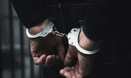 GÖÇ­MEN KA­ÇAK­ÇI­LI­ĞI ŞÜP­HELİSİ 8 KİŞİ TU­TUK­LAN­DI
