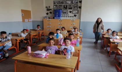 Okul­lar açıl­dı