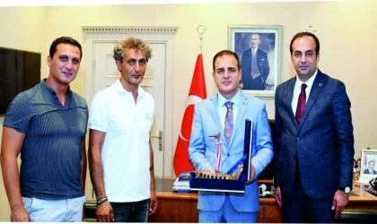 KAY­MA­KAM ATICI VE KAP­TAN­LAR­DAN VALİ AK­BI­YIK' A Zİ­YA­RET