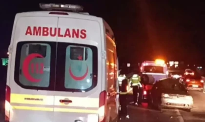 AMBULANSIN ÇARPTIĞI KADIN HAYATINI KAYBETTİ