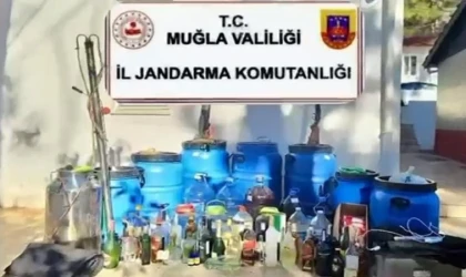KAÇAK ALKOL OPERASYONU: 400 LİTRE DİSTİLE RAKI VE DAHA FAZLASI ELE GEÇİRİLDİ