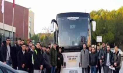 Muğla Uluslararası Gençlik Merkezi Gönüllüleri, Bitlis Ahlat'ta Tarihi Mekanları Ziyaret Ediyor