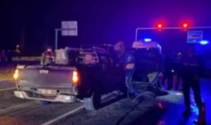 Trafik Kazası: 2 Ölü, 2 Yaralı
