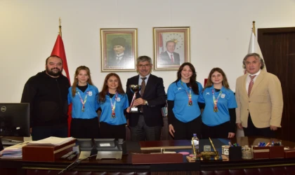 REKTÖR KAÇAR, TÜRKİYE ŞAMPİYONU OKÇULARI MAKAMINDA AĞIRLADI