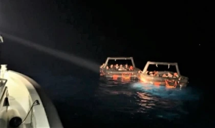 DATÇA AÇIKLARINDA 32 GÖÇMEN KURTARILDI: 19’U ÇOCUK