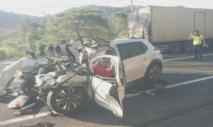 DATÇA YOLUNDA KORKUTAN KAZA: 2'Sİ AĞIR 3 YARALI