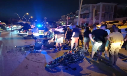 KASKI OLASI FACİAYI ÖNLEDİ!  19 YAŞINDAKİ MOTOSİKLET SÜRÜCÜSÜ AĞIR YARALANDI