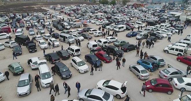 ARAÇ SA­YI­SI BİR YILDA 3,8 ARTIŞ GÖS­TERDİ