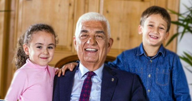 BAŞ­KAN GÜRÜN "BAY­RAM ÇO­CUK­LA­RI­MI­ZIN,100 YIL­LIK GURUR HE­Pİ­Mİ­ZİN