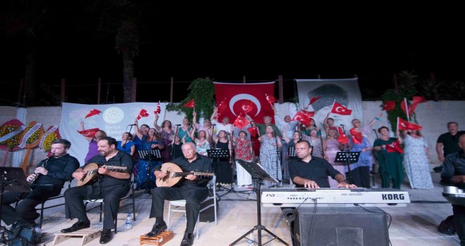 BE­GONVİL SANAT MÜZİĞİ KO­RO­SUN­DAN AMFİ'DE MUH­TE­ŞEM KON­SER