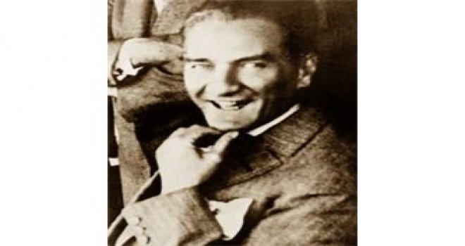 BİTME­YECEK, TÜ­KEN­ME­YECEK BİR IŞIK­TIR ATA­TÜRK!