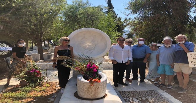 CAN YÜCEL ÖLÜMÜNÜN 21.YILINDA MEZARI BAŞINDA ANILDI