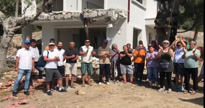 DATÇA BELEDİYESİ YIKMAYA VATANDAŞ DİRENMEYE DEVAM EDİYOR 