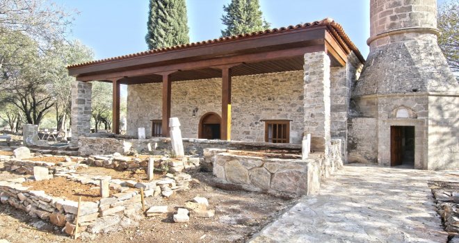 DATÇA ÇEŞMEKÖY CAMII’NIN RES¬TO¬RAS¬YON ÇALIŞMASI TAMAMLANDI