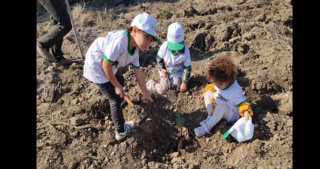  2000 fidan top­rak­la bu­luş­tu