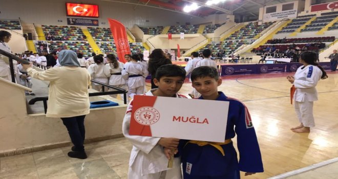 DATÇA JUDO TA­KI­MI BA­ŞA­RI­DAN,BA­ŞA­RI­YA KO­ŞU­YOR!