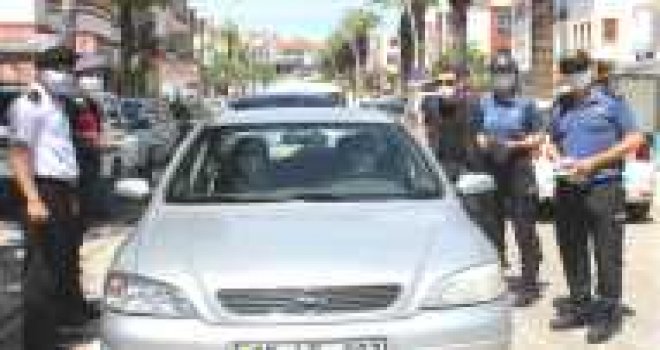 DATÇA POLİS VE JAN­DAR­MA­SIN­DAN 'EVDEYİM AMA TRAFİK KU­RAL­LA­RI AK­LIM­DA, HER YIL DAHA İYİYE' ETKİNLİĞİ