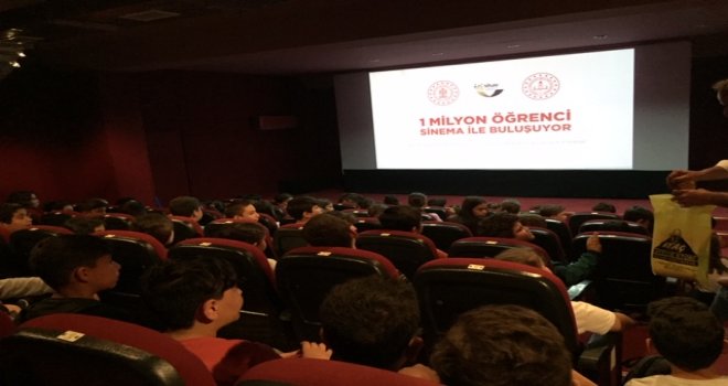 DATÇA'DA 2000 ÖĞRENCİ SİNEMA İLE BULUŞUYOR