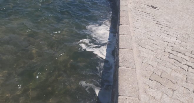DATÇA'DA DENİZDE OLUŞAN KİRLİLİKLE İLGİLİ KAYMAKAMLIK İNCELEME BAŞLATTI