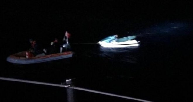 DATÇA'DA JET-SKİDE 1 DÜ­ZENSİZ GÖÇ­MEN YA­KA­LAN­DI