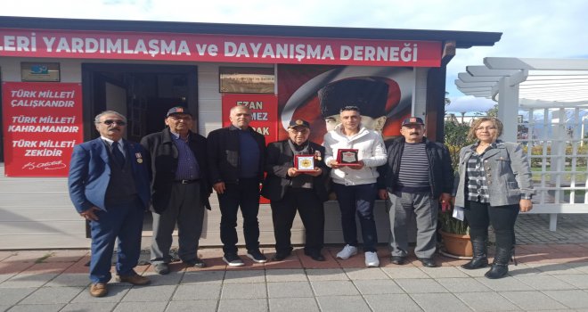 DENİZCİLER FESİH ETTİKLERİ DER­NEĞİN GELİRLERİNİ ŞEHİT AİLELERİ VE GAZİLERE BA­ĞIŞ­LA­DI