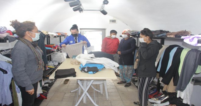 ''GİYSİ DES­TEK EVİ'' İHTİYAÇ SAHİPLERİNİ BEKLİYOR 