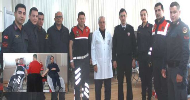 İLÇE JAN­DAR­MA­DAN KAN BA­ĞI­ŞI