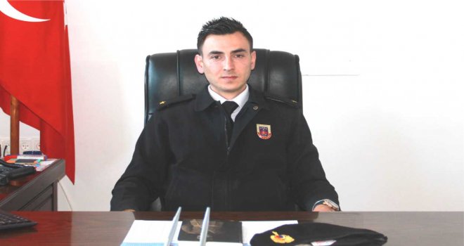 İLÇE JAN­DAR­MA­NIN VEKİL KO­MU­TA­NI EREN ÖZ­TÜRK GÖ­RE­Vİ­NE BAŞ­LA­DI