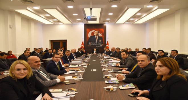 KAYMAKAM ÇOBAN'IN DA KATILDIĞI BA­ĞIM­LI­LIK­LA MÜ­CA­DE­LE DE­ĞER­LEN­DİR­ME TOP­LAN­TI­SI YA­PIL­DI