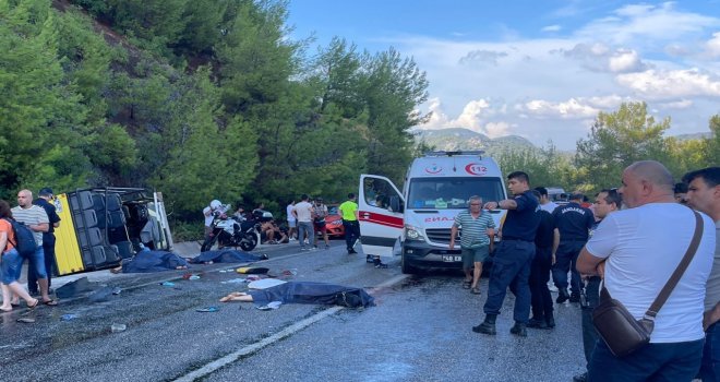 Marmaris'te cip safari aracı devrildi.çok sayıda yaralı ve ölü var 