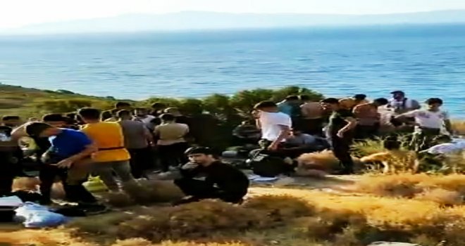 Yasa dışı yollarla yurt dışına çıkmak isteyen Suriyeli sığınmacıları Datçalı gençler fark etti.