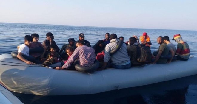 YU­NA­NİS­TAN'IN ÖLÜME İTTİĞİ 19 KAÇAK GÖÇ­MENİ ,TÜRK ASKERİ KUR­TA­RDI