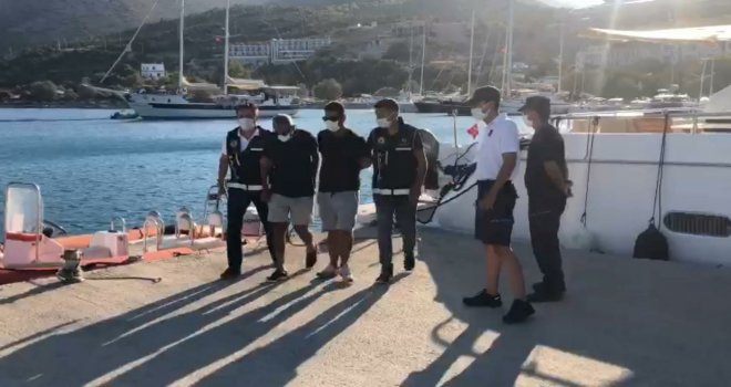 Yurt Dı­şı­na Kaç­ma­ya Ça­lı­şan 10 Fetö Şüp­helisi İle Yar­dım Eden 2 Kişi Ya­ka­lan­dı
